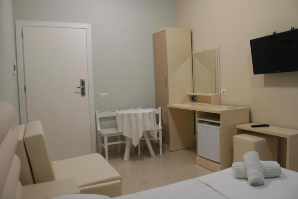 Apartments In Potam Himarë Eksteriør billede